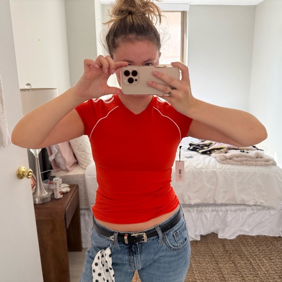 NWT Aritzia Red Orange Varsity Baby Tee - Picture 1 of 2